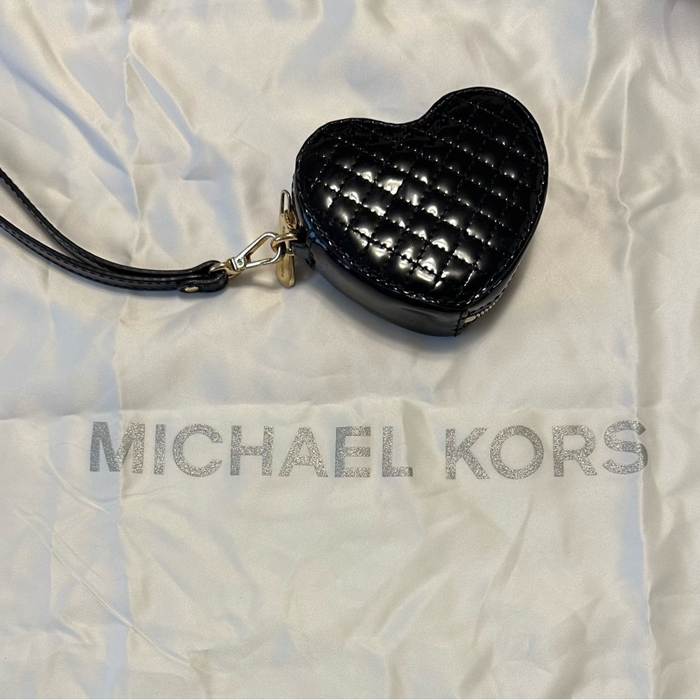 Michael Kors Heart-Shaped Coin Purse ♥️